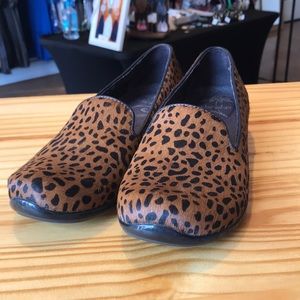 Olive Hair Cheetah Danskos